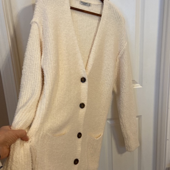 White Soft & Cozy CARDIGAN 💖 - Picture 1 of 8